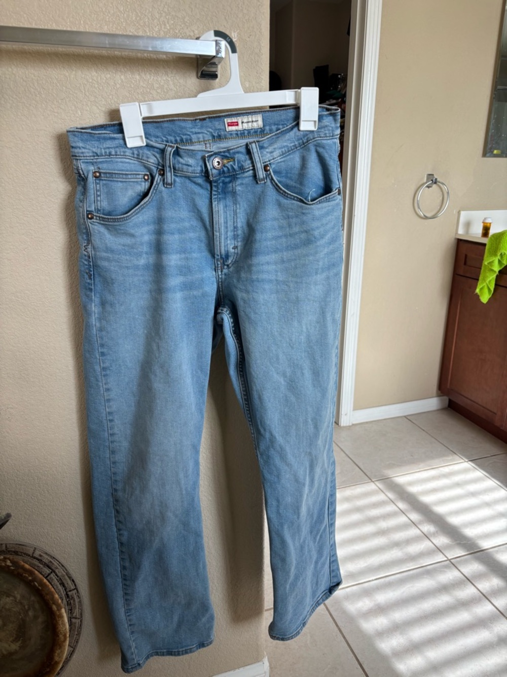 Wrangler Light Blue Straight Leg Men’s Jeans